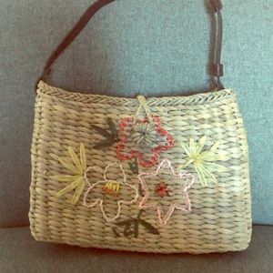 Straw hand bag